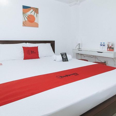 RedDoorz near UST Sampaloc Manila Hotel Exterior foto