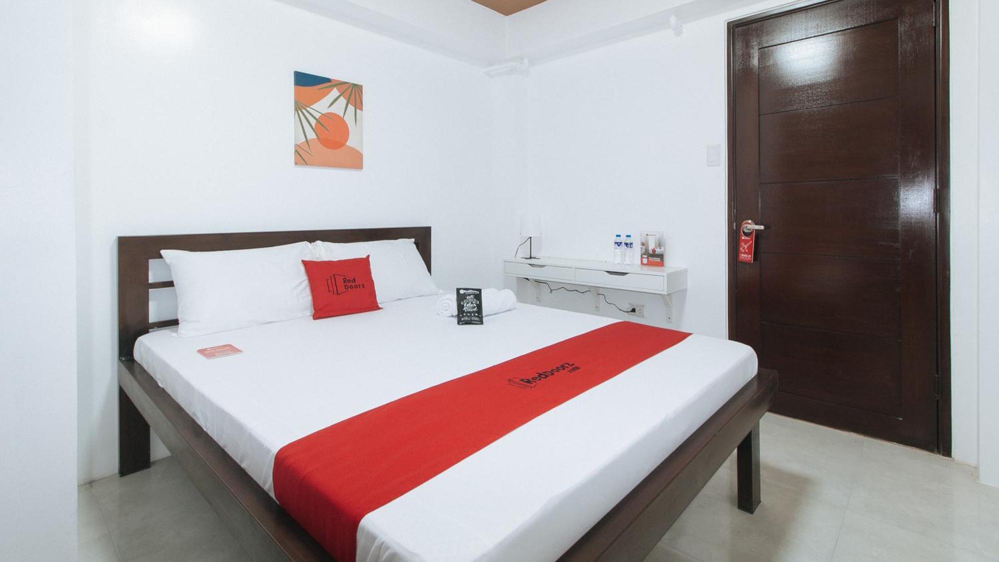 RedDoorz near UST Sampaloc Manila Hotel Exterior foto