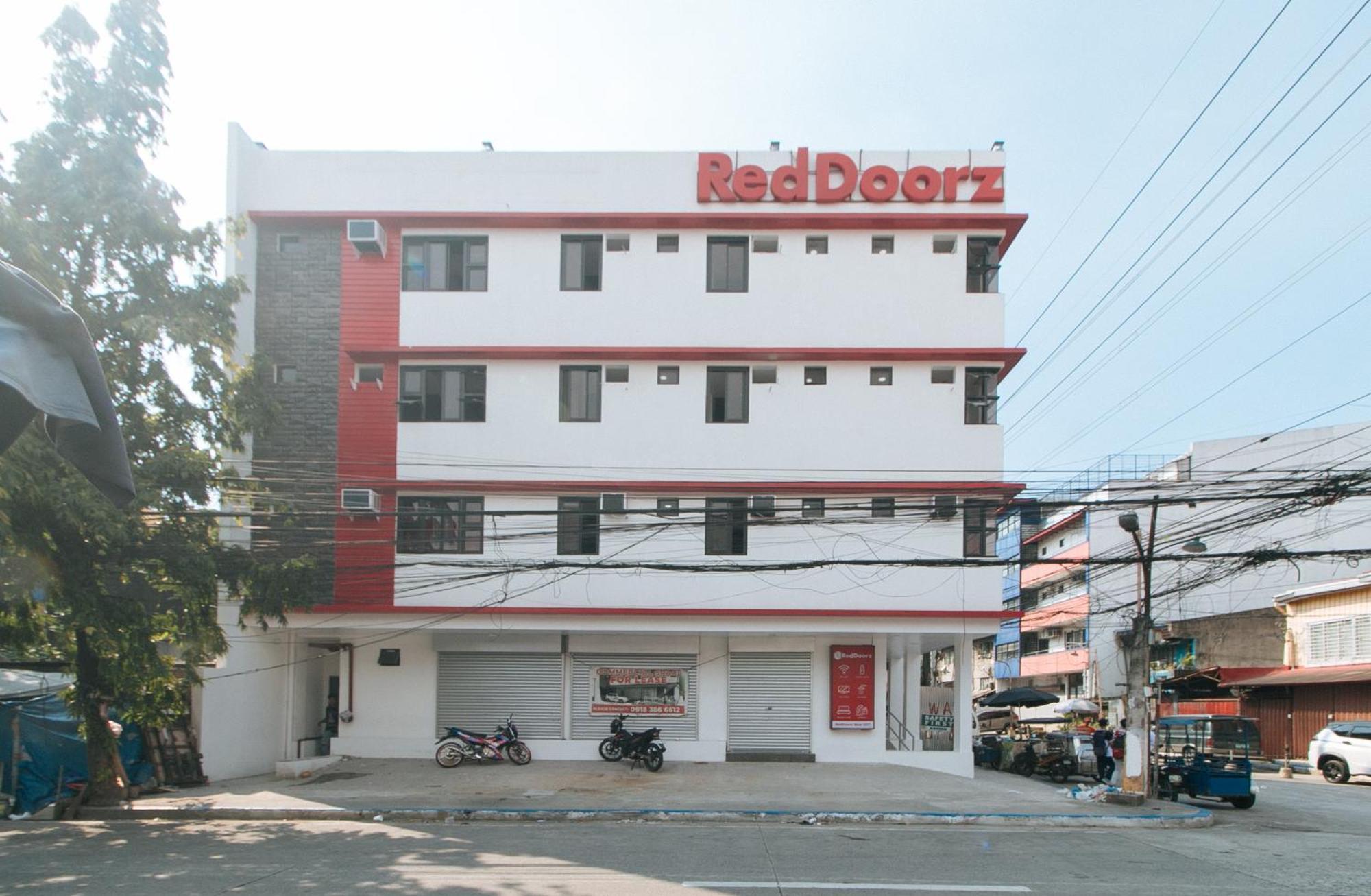 RedDoorz near UST Sampaloc Manila Hotel Exterior foto